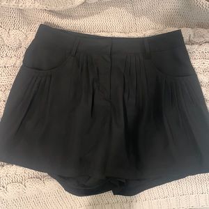 DKNY Black Dress Pleated Pocket Shorts Size 0